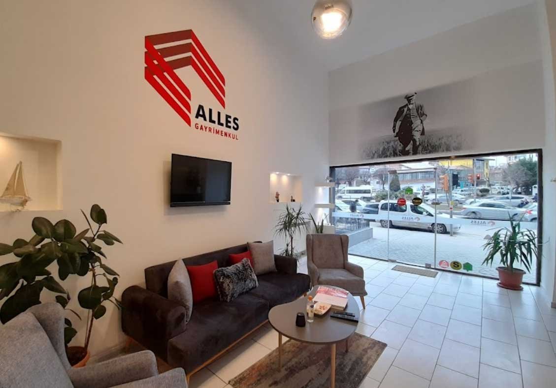 ALLES'ten/ULUÖNDER ATAM SOKAK'da / 2+1 / 102 m² / ORTAK GARAJLI